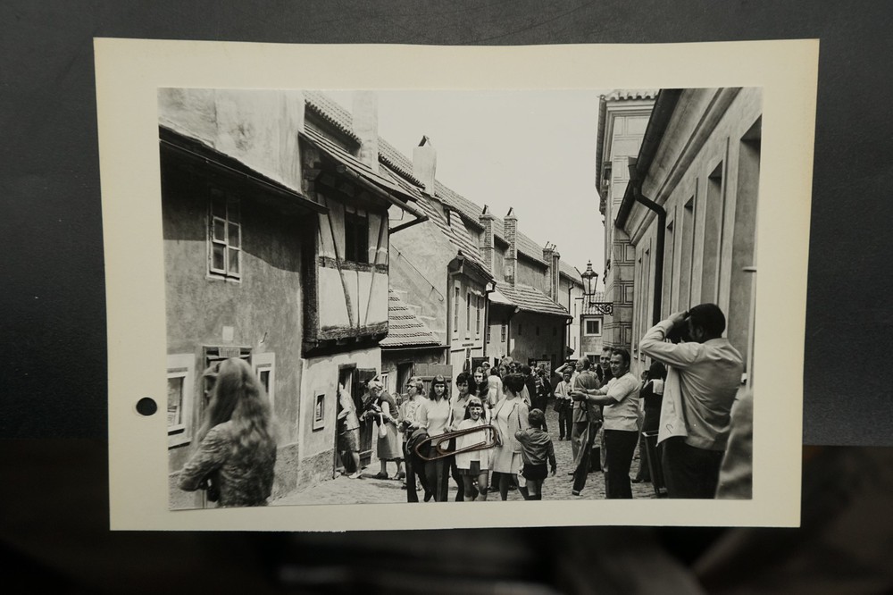 Photo View Prague Czech Republic Alley People House Building Children Woman Model Man