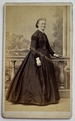 orig. CDV photo photograph woman picture old fashion around 1865 Hartmann Frankfurt Main