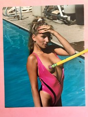 TOPLESS SWIMSUIT IN POOL – COLOR 8×10″ photo , 1980s Amateur Art Model