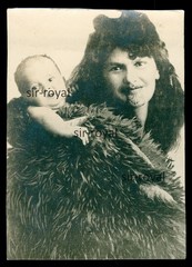 Maori Woman with Baby – Photo 7x10cm