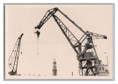 Loading crane – technology machine – old photo