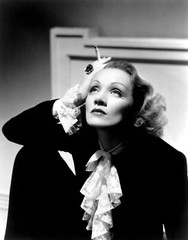 Marlene Dietrich classic publicity photo c. 1937 – reprint – multiple sizes: 948