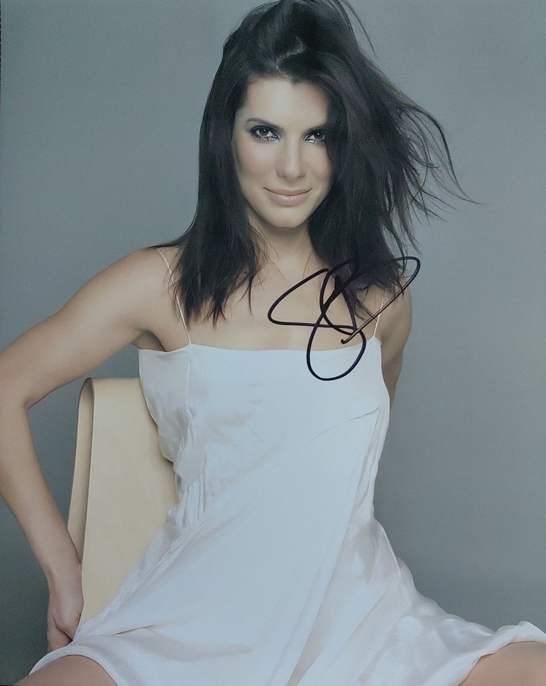 SANDRA BULLOCK Actress, 8X10 Hand Signed 8×10 Autograph COA
