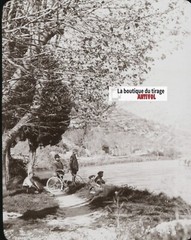 Fontaine-de-Vaucluse, Bikes, Photo Antique Plate Glass, Psotive 3 5/16×3 7/8in