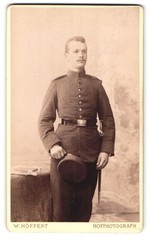 Photograph W. Höffert, Berlin, Unter den Linden 24, soldier in uniform with bayon