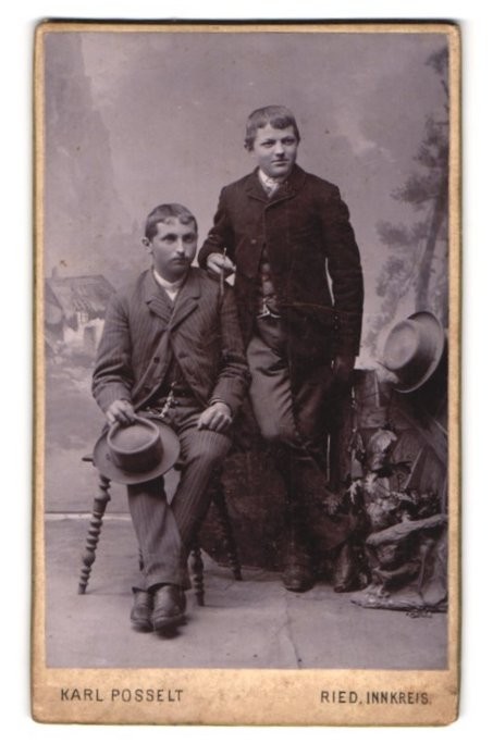 Photograph Karl Posselt, Ried, Kirchenplatz 46, portrait two young men in m