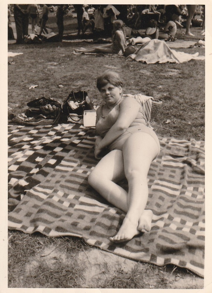 Vintage Photo Pretty Woman in Bikini Chubby Snapshot 1962