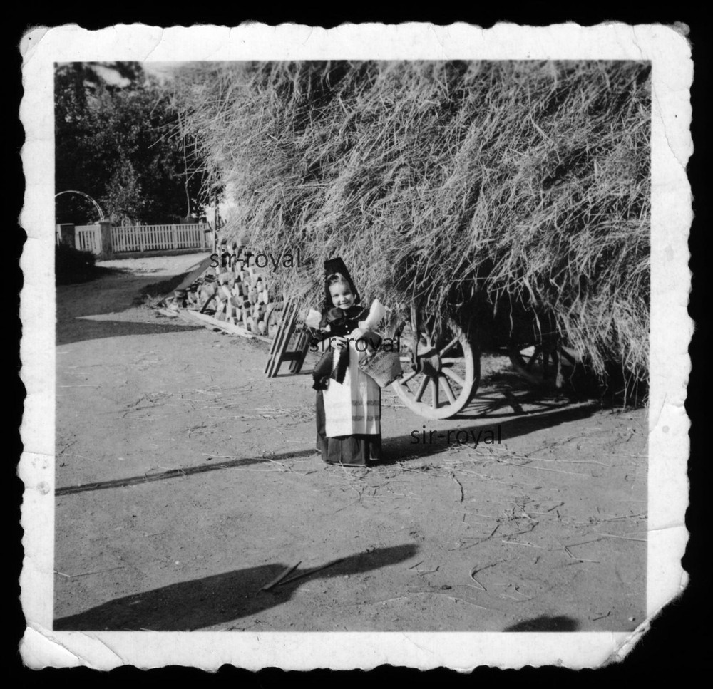 Little Girl in Costume in Front of Hay Wagon – Traditional Fashion – 1930s – Photo 6x6cm