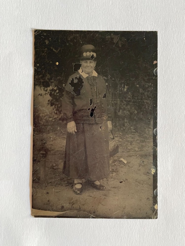 Photograph Daguerreotype Prewar Metal Plate Woman Fashion 6x9cm Circa 1900