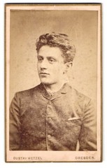 Photograph Gustav Wetzel, Dresden, Prager-Str. 6, young boy with modern
