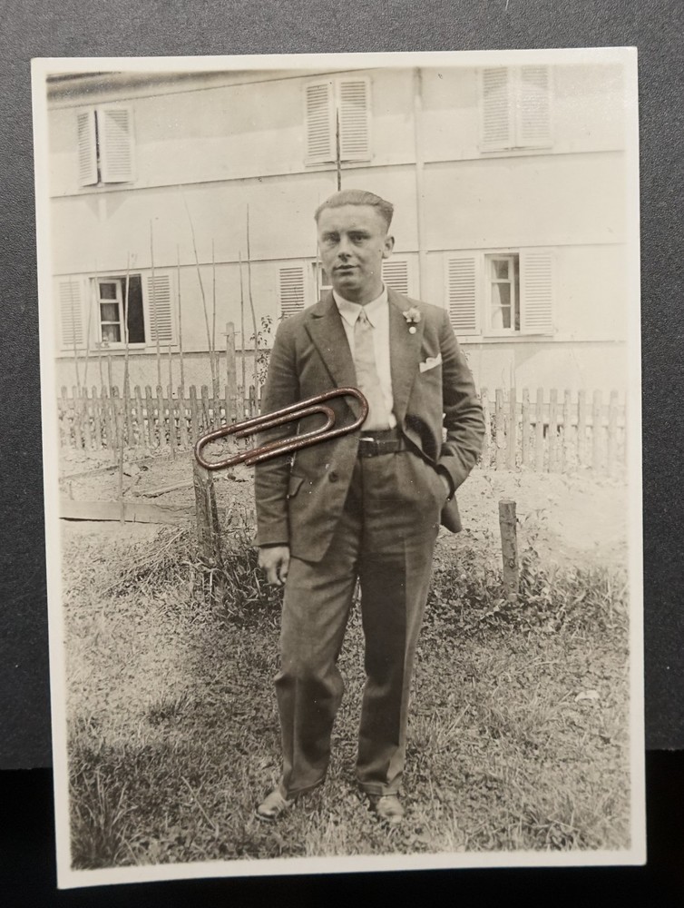 Photo portrait young man Ansbach Franconia Bavaria view garden house
