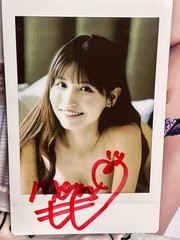 Momo Sakura autographed cheki photo and bonus item.