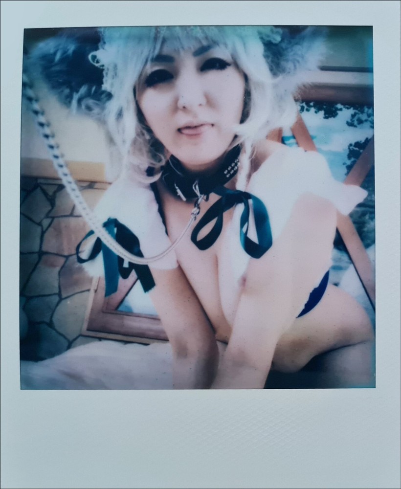 NOBUYOSHI ARAKI *Cosplay*POLAROID ORIGINAL SIGNED & CERTIFIED BY ARTIST