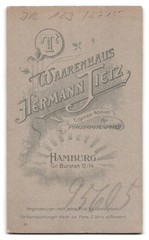 Photograph Hermann Tietz, Hamburg, size Burstah 12/14, young guard soldier with B