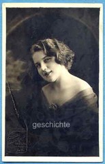 Photo, portrait, young woman in off shoulder dress, around 1920!!!