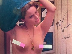 jennifer jason leigh signed
