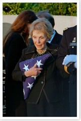 Ronald Reagan State Funeral – Nancy Carrying Flag Silver Halide Photo – Vers 1