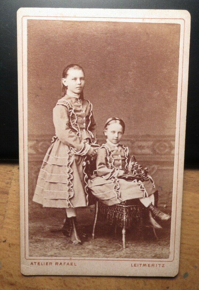 Hermene & Mitzi Schütz-Theresienstadt approx. 1877/CDV studio Rafael Leitmeritz