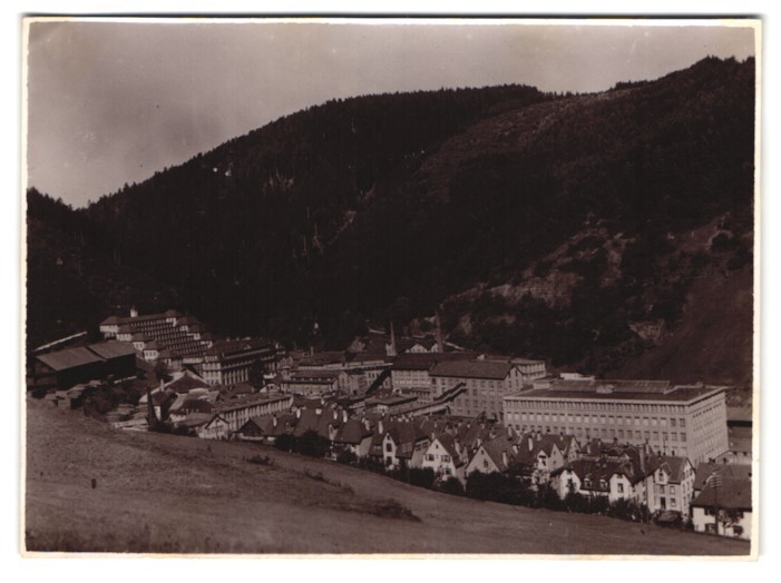 6 photographs view Schramberg, Werk Junghans Uhrenfabrik GmbH & Co. KG, Local