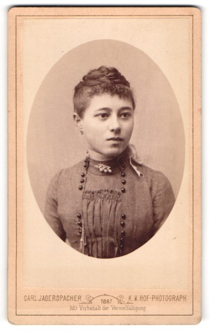 Photograph Carl Jagerspacher, Gmunden/Ob. East, young girl Helen Koch in