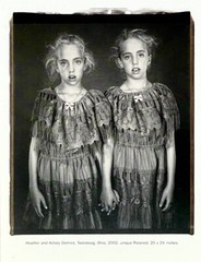Mary Ellen Mark (1940-2015) Art Announcement Card 2003 – Twins
