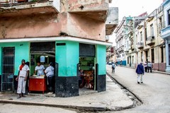 Neil Reichline Photo, «Streetcorner Food Vender» Havana Central, Cuba,