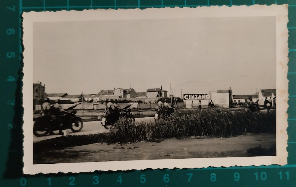 WWII Military Photo On Motorcycle With Machine Gun C. Cinzano 1940 (F 013)