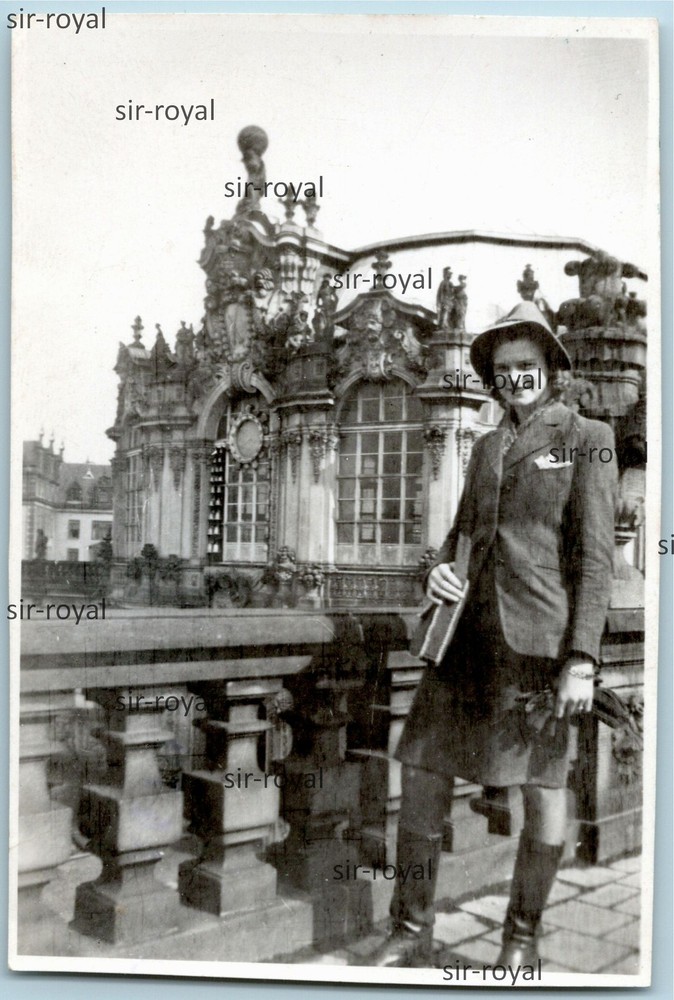 Dresden-pretty woman at kennel-photo 6x9cm