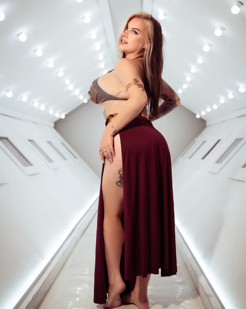 Cubbi 8×10 Photo Print Sexy Tattoo Model Slave Leia Cosplay Pornstar Onlyfans