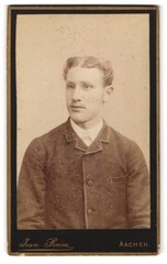 Photograph Jean Preim, Aachen, Dahmengraben 20, portrait young man in fashion