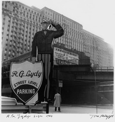 Tom Palazzolo Signed Photo «R. G. Lydy’s Sign (Clark Street)» 1963 Chicago