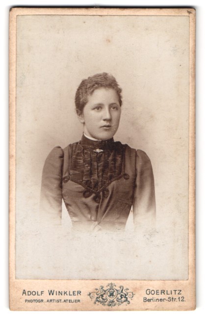Photography Adolf Winkler, Goerlitz, Berliner-Strasse 12, portrait young lady in