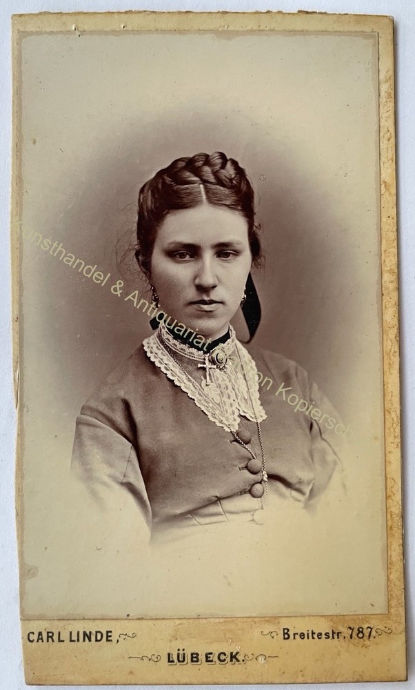 orig. CDV photo photograph woman lady picture old fashion around 1880 Carl Linde, Lübeck