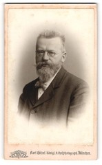 Photography Karl Lützel, Munich, Augustenstr. 16, Hans Ripgauer with glasses and