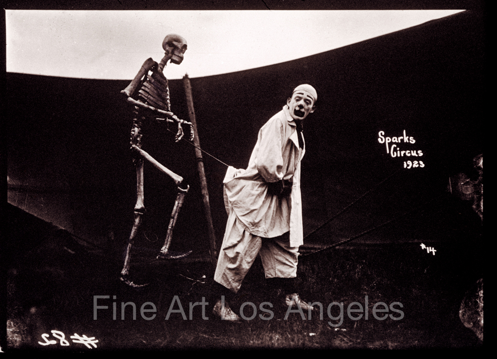 Fred Glasier Photo, «Clown, Skeleton, Sparks Circus», 1923