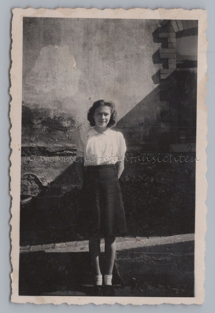 Girl Portrait – Vintage Photo 1930s 1940s