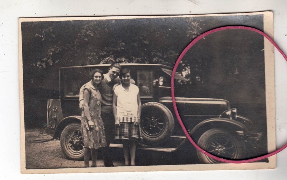 PHOTO PHOTO CAR AUTOMOBILES BRAND TO DETERMINE