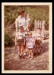 Family 1969 with Boys in Lederhosen in Summer – 1960s – Photo 9x13cm