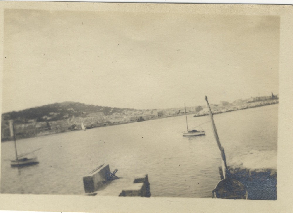 Snapshot Photography Anonymous Vintage Analog PL34L2P43