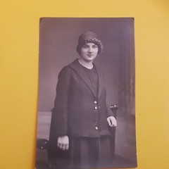 Photo Antique, Vintage, 1926, Pretty Young Woman with Hat and Black Costume, Excellent