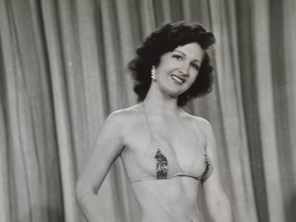 Vintage Burlesque Stripper Photo Hollywood Hollywoodana Burly-Q cheesecake RARE