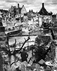 New World War II Photo: Pegnitz River in Devastated Nuremberg – 1945 – 6 Sizes!