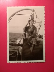Altes Foto antik Meer Schiff Boot Frau auf Rettungsboot boat nice ship old Photo