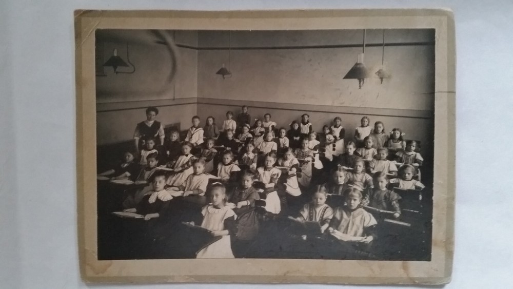 Photo large format 30 school class girls circa 1920s approx 13x18cm