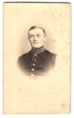 Photograph A. H. Heckmann, Osnabrück, annual volunteer soldier Aug. Brockm
