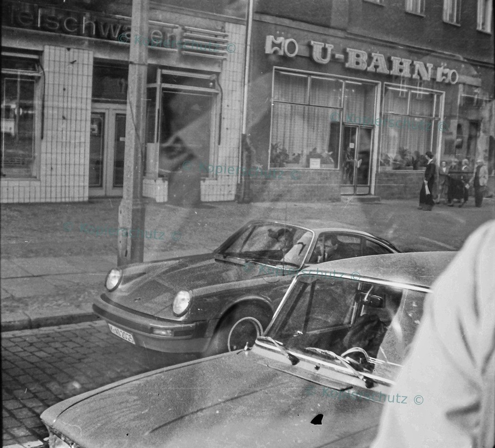 Photo ca13x14 GDR Berlin Schönhauser Allee HO subway, butcher shop, Porsche 70s