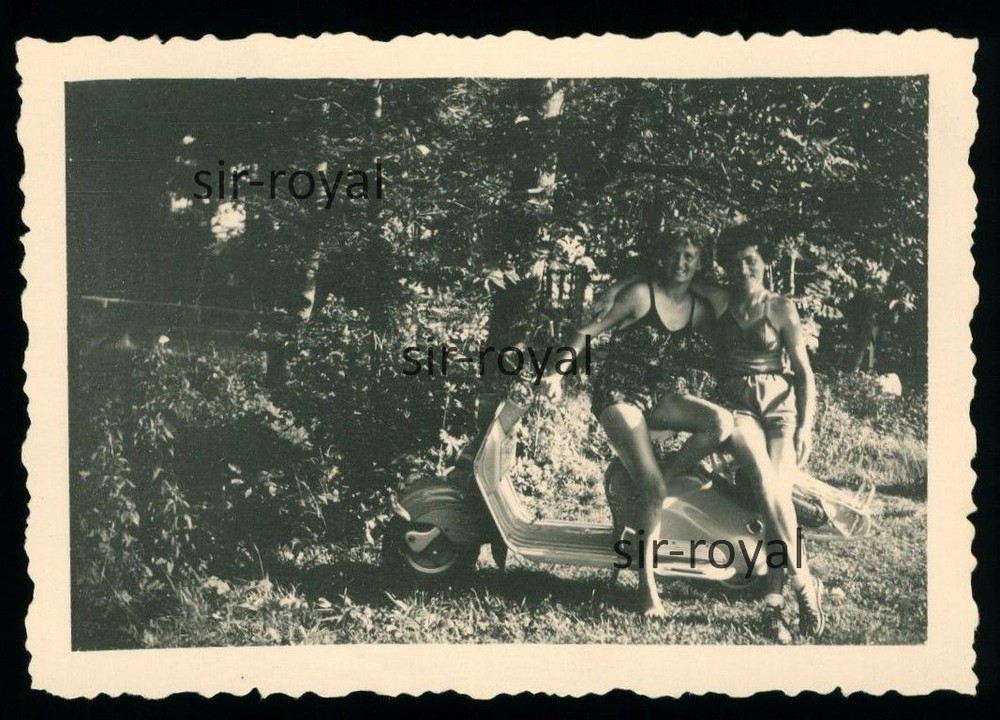 Women Piaggio Vespa Scooter Bikini Swimsuit Summer 1960s – Photo 9x6cm