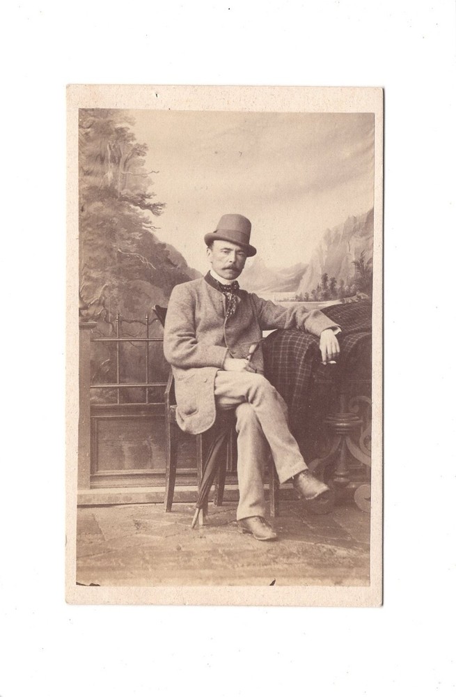 CDV Photo Man Portrait / Fine Gentleman – Unknown Place 1860s
