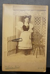 Photo portrait CDV KAB Vienna woman costume model colored color dress cabinet picture