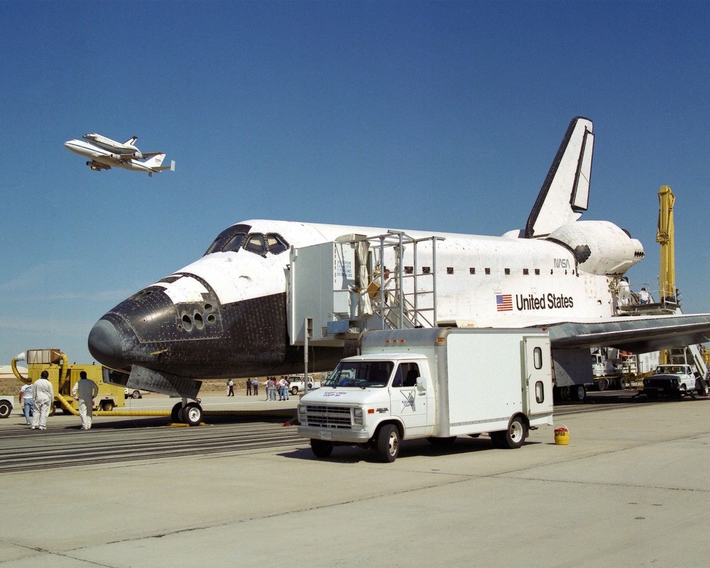 Endeavour with Columbia Ferry Flyby 8″x10″ Photograph Print 8×10